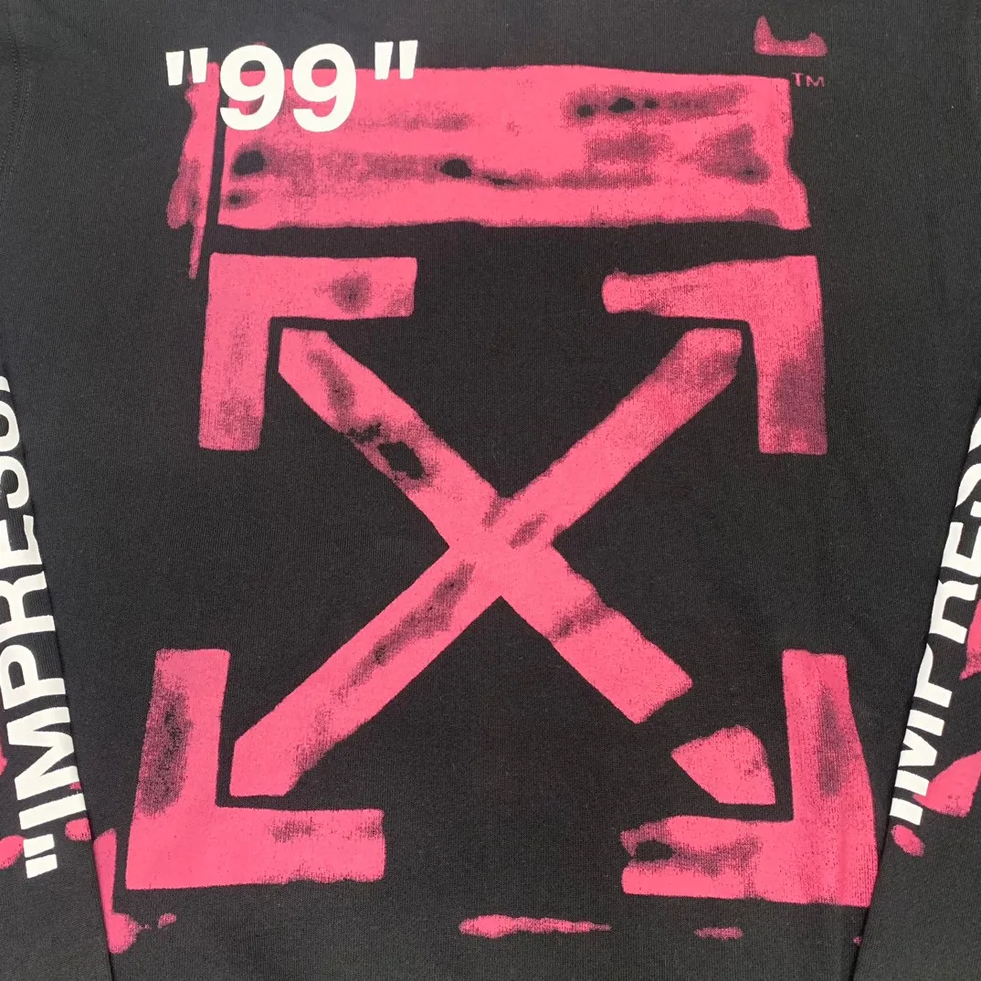 The top tested version OFF-WHITE (OW) 99 pink oil graffiti for men and women couples pure cotton loose pullover hooded sweatshirt jacket zipper professional handmade dot printing, delicate and full, strong color layering, the printing is breathable and non-sticky! The gradient of the layers is clear, the texture and texture are visible, the fabric and printing are completely combined, and the frosted feel is delicate. The fabric is made of 460g fish scale terry cotton fabric, which has a full drape. Customized zipper pull with OFFWHITE metal engraving on it and a concave feel. This is a must-see for identification. The hat rope pendant clock has metal engravings. This is a detail that is easily overlooked.  Like Monet's oil paintings, it has always occupied the top sales list on major domestic and foreign platforms, and offline stores can also be said to be often out of stock.  Couple matching, personalized and trendy! The style is elegant and classic, versatile for daily use. Couple style 👫 Can be worn by both men and women P: 390